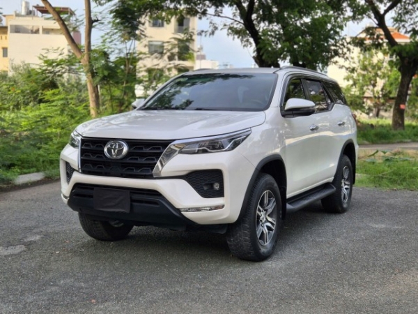 Toyota Fortuner 2.4 AT 2021 