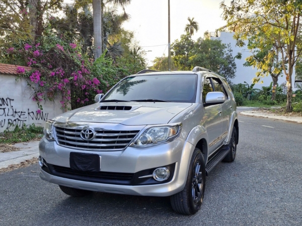 Toyota Fortuner 2.5G 2015 
