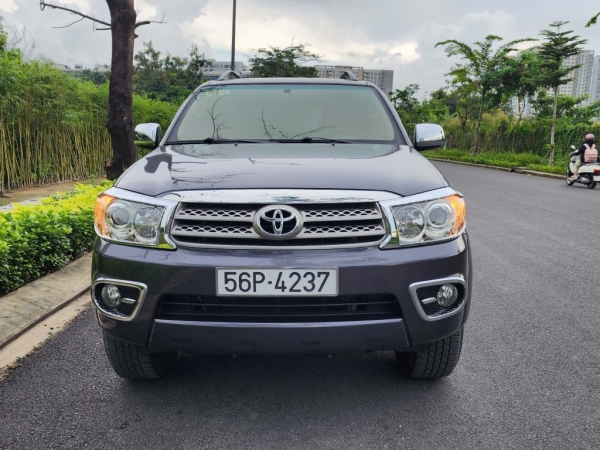 Toyota Fortuner 2.7 4x4 AT 2010 Màu Xám Siêu Cọp