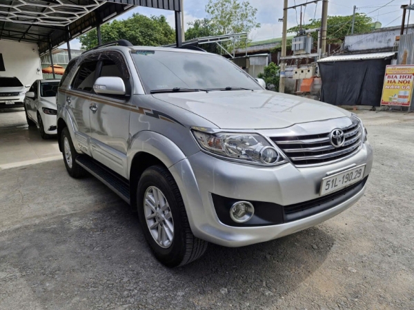Toyota Fortuner 2.7 AT 2013 Xăng Màu Bạc