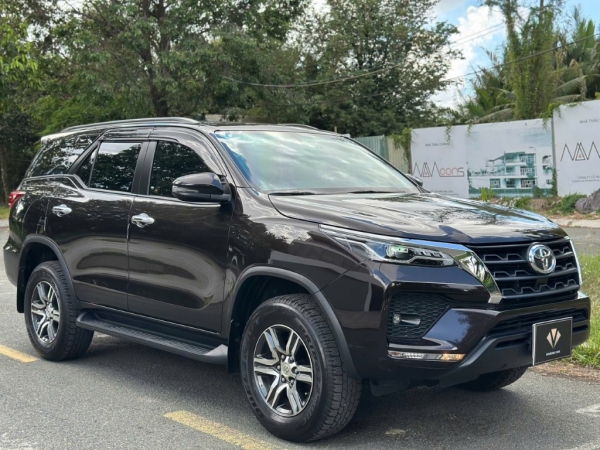 Toyota Fortuner 2.7 AT 2021 máy xăng Màu Nâu 