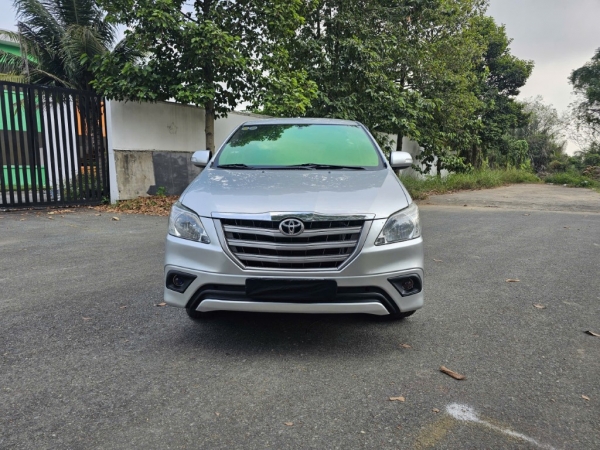 Toyota Innova MT 2016 Màu Bạc Giá Siêu Tốt